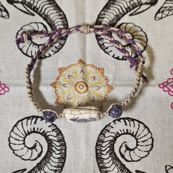 New Sea Horse Bracelet - Picture 2 of 4
